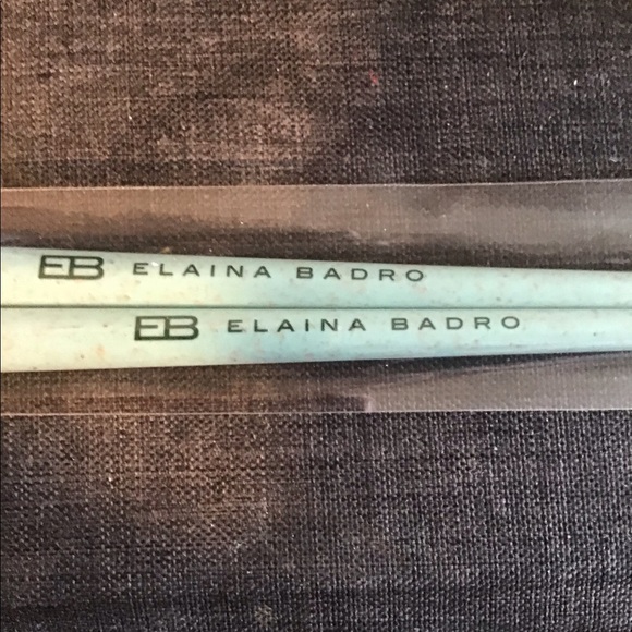 Elaina Badro Contour and Devine Brushes and LUXIE Large Shader - Picture 2 of 3